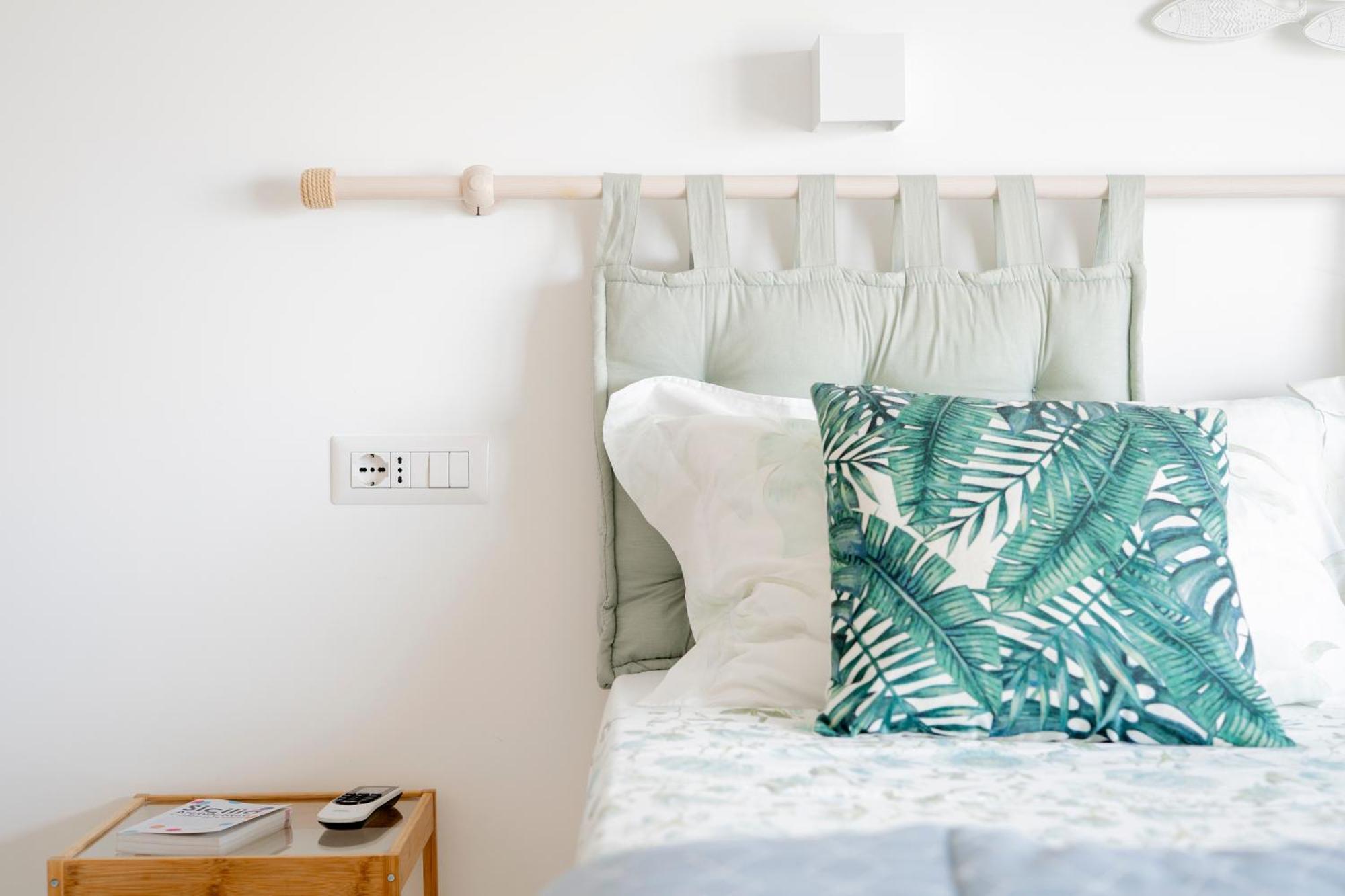 Eos Sea View Apartments シラクーサ エクステリア 写真