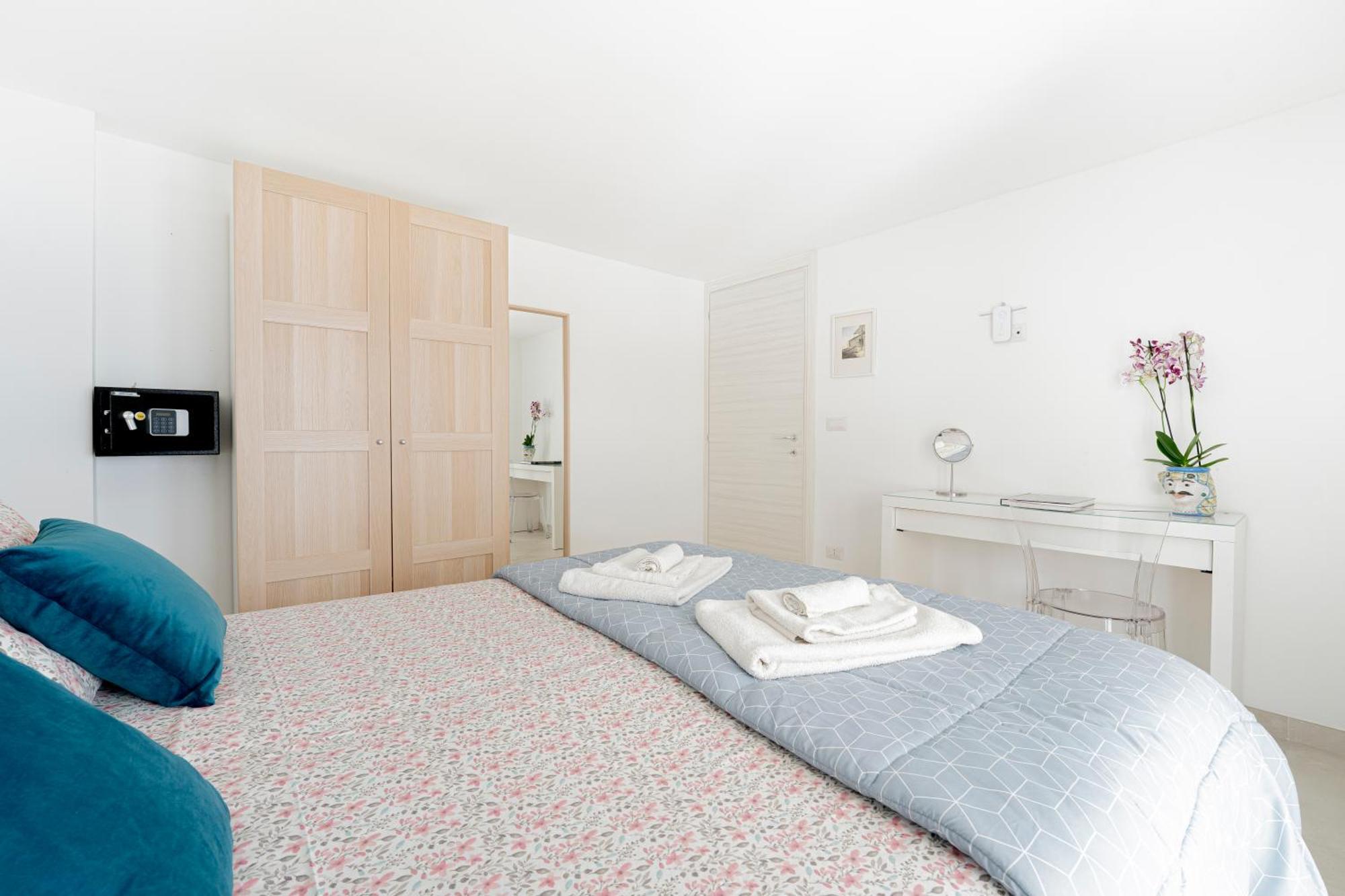 Eos Sea View Apartments シラクーサ エクステリア 写真